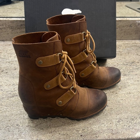 NEW!! Sorel Joan of II Wedge Arctic Cognac Boots - Picture 2 of 7